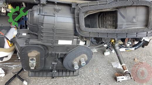 Nissan Juke Kalorifer Kutusu çıkma parça