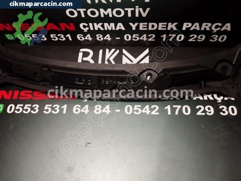 Nissan Juke Ön Cam Izgarası çıkma parça