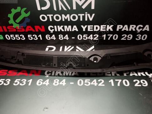 Nissan Juke Ön Cam Izgarası çıkma parça