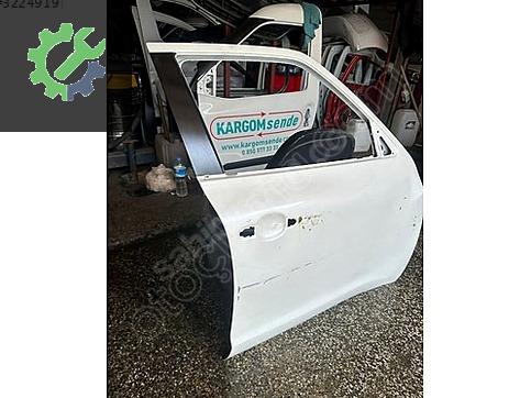 Nissan Juke Sağ Ön Kapı çıkma parça