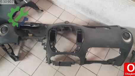 Nissan Juke Torpido çıkma parça