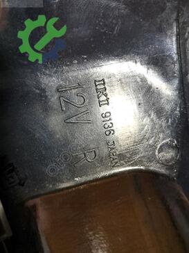 Nissan Maxima Sağ Ön Far çıkma parça