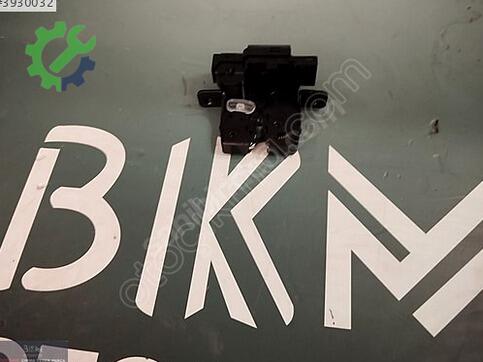 Nissan Micra Bagaj Kilidi çıkma parça