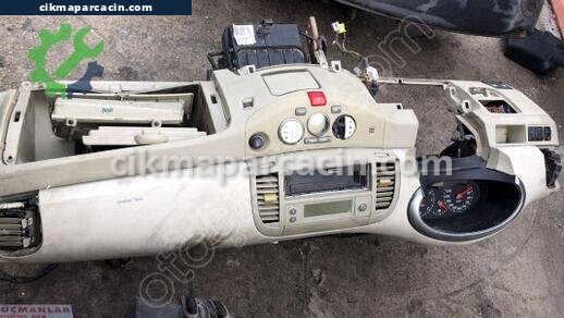 Nissan Micra Torpido çıkma parça