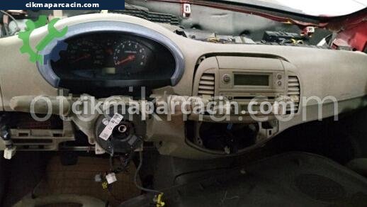 Nissan Micra Gösterge Paneli çıkma parça