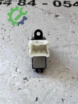 Nissan Micra Cam Düğmesi çıkma parça
