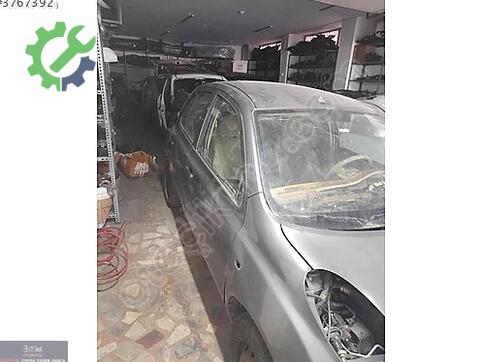 Nissan Micra Ön Cam Izgarası çıkma parça