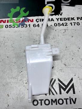 Nissan Micra Silecek Suyu Deposu çıkma parça