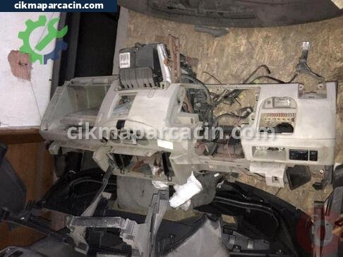 Nissan Micra Torpido çıkma parça