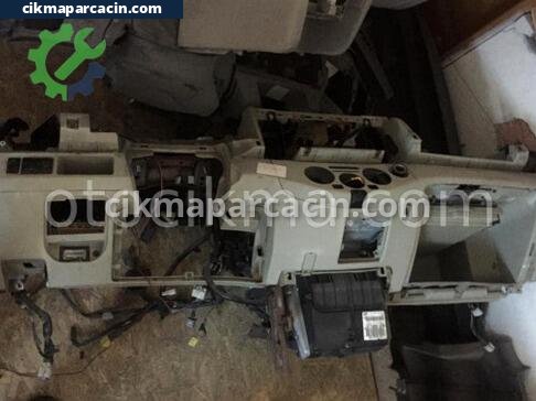 Nissan Micra Torpido çıkma parça