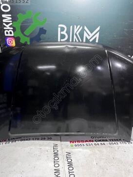Nissan Navara Kaput çıkma parça