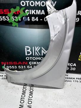 Nissan Navara Çamurluk çıkma parça
