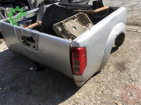 Nissan Navara Arka Aks çıkma parça