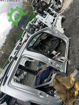 Nissan Navara Sağ Marşpiyel Sacı çıkma parça