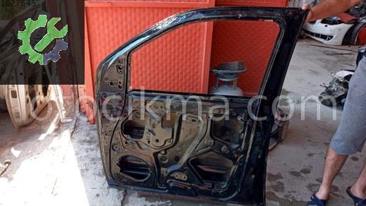 Nissan Navara Sağ Ön Kapı çıkma parça