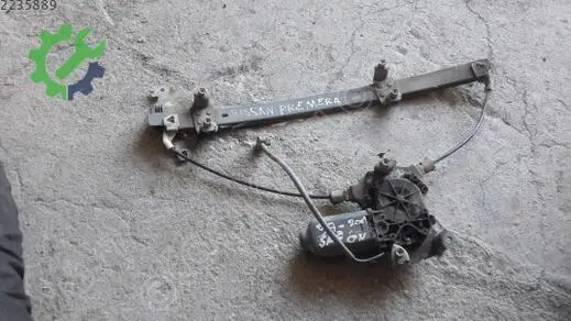 Nissan Primera Sağ Ön Cam Krikosu çıkma parça