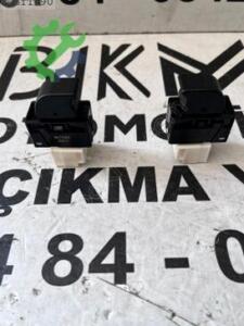 Nissan Primera 1996 – 2002 Sağ Ön Cam Düğmesi Çıkma