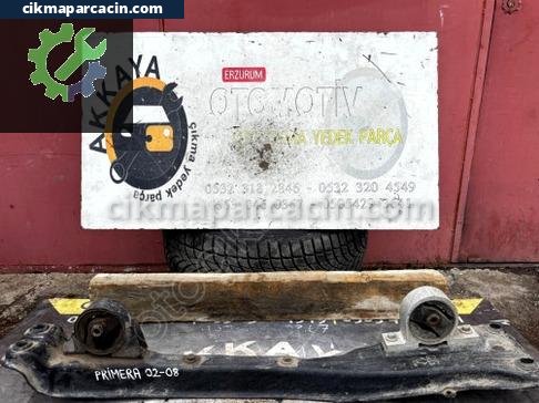 Nissan Almera Ön Travers çıkma parça
