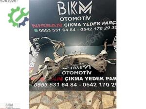 Nissan Almera Travers Çıkma