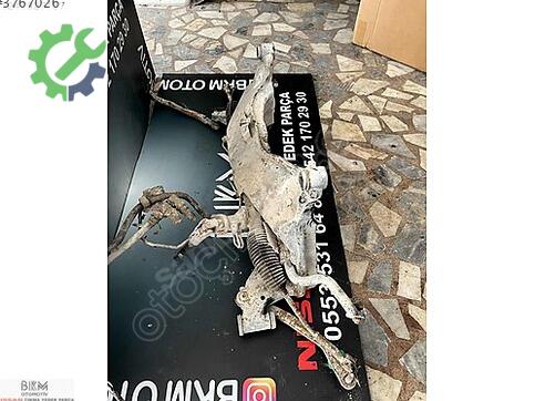 Nissan Almera Travers çıkma parça