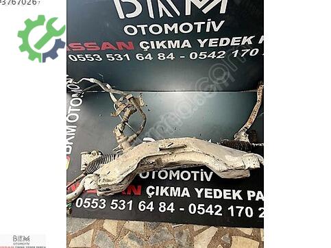 Nissan Almera Travers çıkma parça