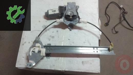 Nissan Qashqai Sağ Arka Cam Krikosu çıkma parça