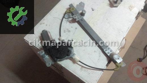 Nissan Qashqai Sağ Arka Cam Krikosu 82701JD400 çıkma parça