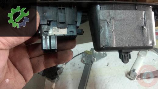 Nissan Qashqai Cam Açma Anahtarı 25411BR00A çıkma parça
