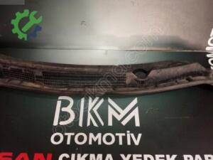 Nissan Qashqai Ön Cam Izgarası Çıkma
