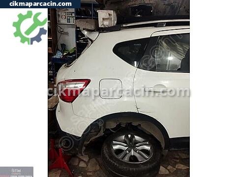 Nissan Qashqai Çamurluk çıkma parça
