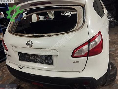 Nissan Qashqai Çamurluk çıkma parça