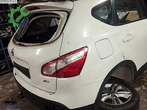 Nissan Qashqai Çamurluk çıkma parça