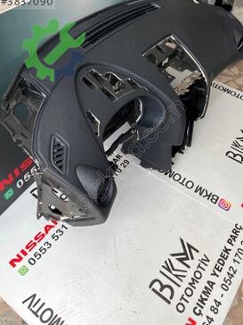 Nissan Qashqai Torpido çıkma parça
