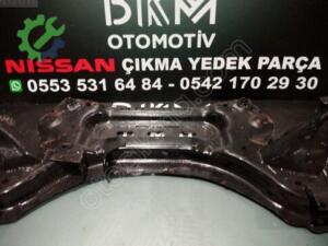 Çıkma Nissan Qashqai Alt Travers (2. Adet)