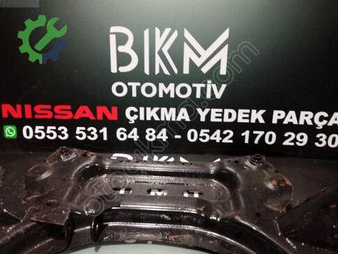 Nissan Qashqai Travers çıkma parça