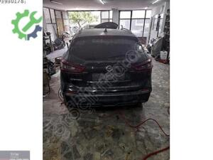 Nissan Qashqai Arka Cam Çıkma