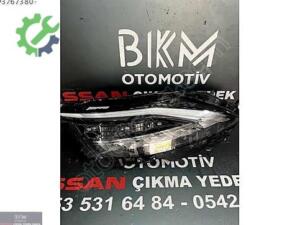 Nissan Qashqai Sağ Far Çıkma (3. Adet)
