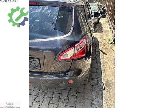 Nissan Qashqai Arka Panel çıkma parça