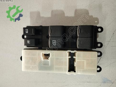 Nissan Qashqai Cam Açma Düğmesi çıkma parça