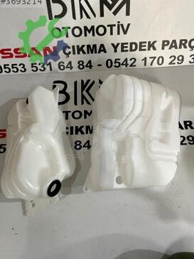 Nissan Qashqai Silecek Suyu Deposu çıkma parça