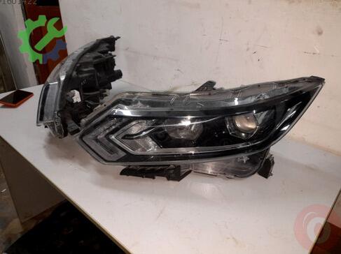Nissan Qashqai Far çıkma parça