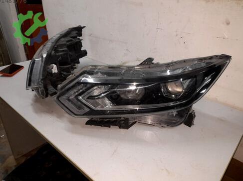 Nissan Qashqai Far çıkma parça
