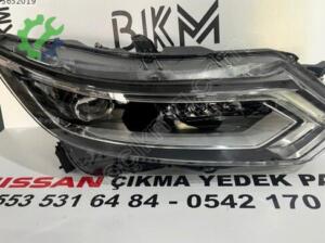 Nissan Qashqai Sağ Ön Far Çıkma