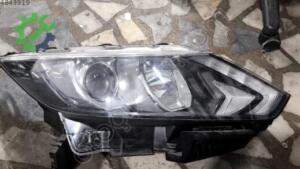 Nissan Qashqai Sağ Sol Far Çıkma (4. Adet)