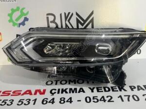 Nissan Qashqai 2017 – 2021 Çıkma Sol Ön Far