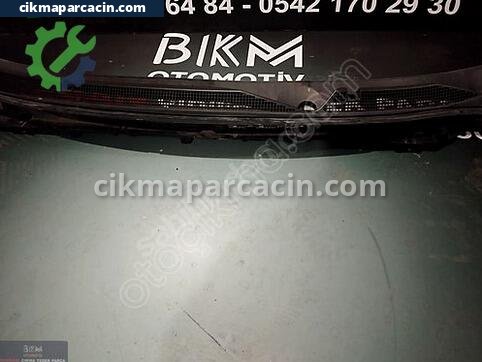 Nissan Qashqai Ön Cam Izgarası çıkma parça