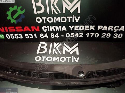 Nissan Qashqai Ön Cam Izgarası çıkma parça