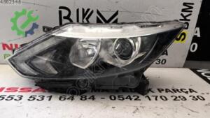 Nissan Qashqai Orijinal Çıkma Sağ Sol Far (2. Adet)