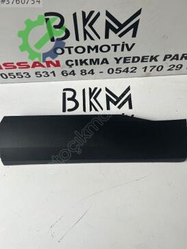 Nissan Qashqai Kapı Çıtası çıkma parça