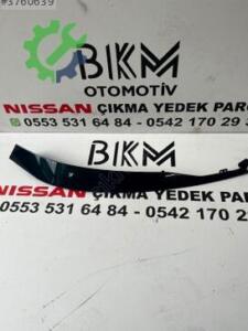 Nissan Qashqai Orijinal Çıkma Sağ Far Camı 62414